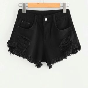 DISTRESSED BLACK DENIM SHORTS • Romwe